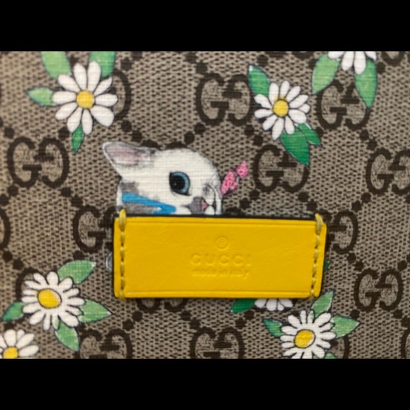 Authentic Gucci, the bag condition is really good. - Picture 2 of 9